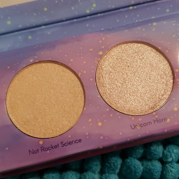 *NEW*Space Case Cosmetics Eyeshadow Quad - Picture 2 of 3